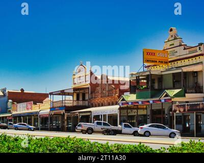 Cityscape of Hannan Street in the gold mining town of Kalgoorlie, Western Australia, with a.o. the iconic Criterion Hotel Stock Photo