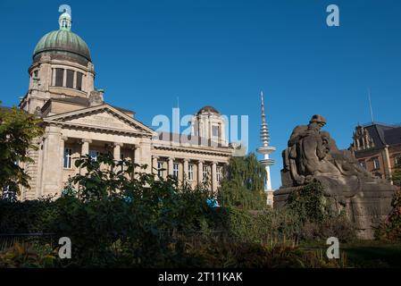 Hamburg Higher Regional Court, dome with entrance area and television tower in the background, view from Hamburger Wallanlagen Stock Photo