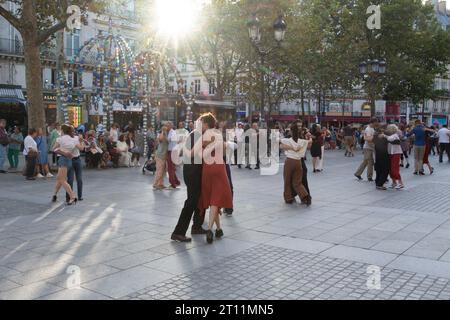 Paris, France. 08th Oct, 2023. Dancers dance in the street on Place Colette in Paris, France on October 8, 2023. Photo by Lionel Urman/ABACAPRESS.COM Credit: Abaca Press/Alamy Live News Stock Photo