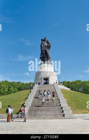 Soviet memorial in Berlin Treptow to honor killed soldiers of the Red Army in the Second World War Stock Photo