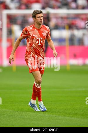 Warm-up, training, Thomas Mueller FC Bayern Muenchen FCB (25) Allianz Arena, Munich, Bavaria, Germany Stock Photo