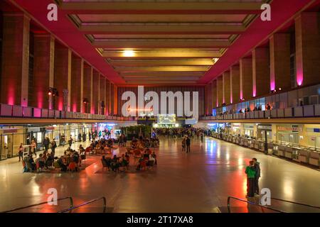 Haupthalle, Feierlichkeiten Jubiläum 100 Jahre, Flughafen Tempelhof, Tempelhof-Schöneberg, Berlin, Deutschland Stock Photo