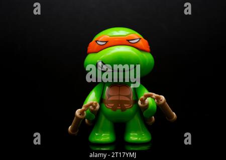 https://l450v.alamy.com/450v/2t17ymj/teenage-mutant-ninja-turtles-toys-of-turtles-with-black-background-2t17ymj.jpg