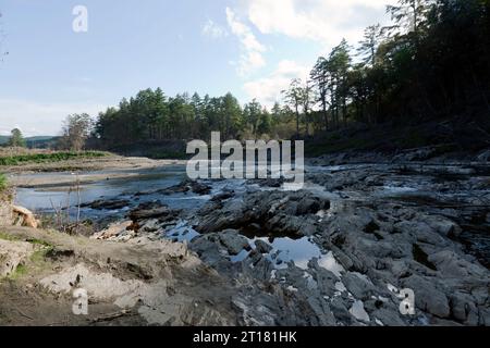 View of the The Ottauquechee River, at the end of the Quechee Gorge, in the Quechee State Park, Vermont, USA Stock Photo