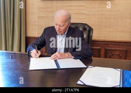 President Joe Biden vetos two bills, Tuesday, September 26, 2023, in the Treaty Room of the White House. (Official White House Photo by Adam Schultz) Stock Photo