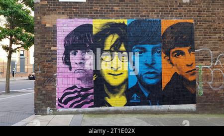 Feature/Symbol: Beatles-Graffito in Liverpool 08/22 pp Graffito von den Beatles in der Jamaica Street in Liverpool am 25. August 2022 Großbritannien GB UK England englisch britisch Kunst Künstler Streetart Street Art Wand Mauer Graffiti Band Popband Pop Musik Musiker Wandbild british musicians quer *** Feature Symbol Beatles Graffito in Liverpool 08 22 pp Graffito of the Beatles in Jamaica Street in Liverpool on August 25 2022 Great Britain UK England English British art artist street art street art wall graffiti band pop band pop music musician mural british musicians t.s. Stock Photo