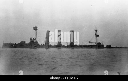 HMS Thistle, 1st Class Gunboat at the China Station 1910 - 1912 HMS BEDFORD after being wrecked, 1910. Stock Photo