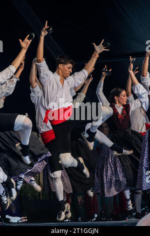 Baluarte Aragones and Raices de Aragon, Aragonese traditional Jota groups, perform in Plaza del Pilar during the El Pilar festivities in Zaragoza, Spa Stock Photo