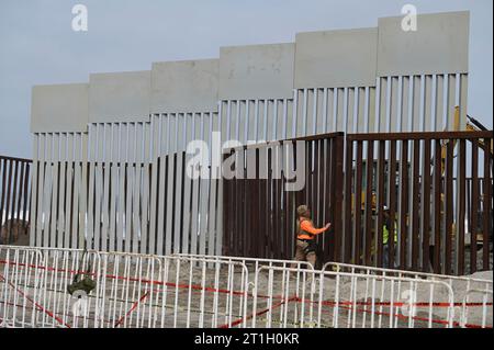 https://l450v.alamy.com/450v/2t1h0kr/tijuana-baja-california-mexico-13th-oct-2023-the-first-new-primary-replacement-fencing-is-installed-at-tijuanas-beach-border-at-the-us-mexico-border-on-friday-october-13-2023-the-fence-panels-will-be-30-feet-as-the-secondary-fencing-that-has-already-been-completed-credit-image-carlos-a-morenozuma-press-wire-editorial-usage-only!-not-for-commercial-usage!-2t1h0kr.jpg