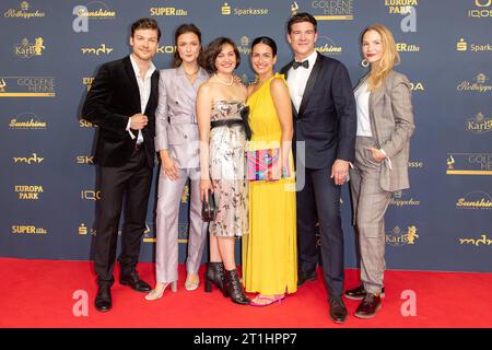 Award - Goldene Henne 2023 Lion Wasczyk, Isabella Krieger, Milena Straube, Sanam Afrashteh, Philipp Danne und Mirka Pigulla bei der Goldene Henne 2023 am 13.10.2023 im Studio 3 der Media City in Leipzig. *** Award Goldene Henne 2023 Lion Wasczyk, Isabella Krieger, Milena Straube, Sanam Afrashteh, Philipp Danne and Mirka Pigulla at the Goldene Henne 2023 on 13 10 2023 in Studio 3 of the Media City in Leipzig Copyright: xEventpressxKochanx Credit: Imago/Alamy Live News Stock Photo