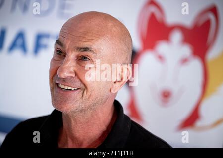 Drei Gleichen, Germany. 14th Oct, 2023. The President of the World Sleddog Association, Arno Steichler, in the press conference for the WSA Dryland World Championships (Sleddog World Championships) from December 8 to 12, 2023 at the golf course 'Drei Gleichen' in Mühlberg. Thuringia is the second time host for the competition, which is held without snow. Credit: Jacob Schröter/dpa/Alamy Live News Stock Photo