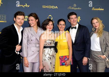 Lion Wasczyk, Isabella Krieger, Milena Straube, Sanam Afrashteh, Philipp Danne und Mirka Pigulla bei der 29. Verleihung der Goldenen Henne 2023 im Studio 3 der Media City des MDR. Leipzig, 13.10.2023 *** Lion Wasczyk, Isabella Krieger, Milena Straube, Sanam Afrashteh, Philipp Danne and Mirka Pigulla at the 29 Golden Hen 2023 Awards in Studio 3 of MDR Leipzigs Media City, 13 10 2023. Foto:xF.xKernx/xFuturexImagex henne 3086 Credit: Imago/Alamy Live News Stock Photo