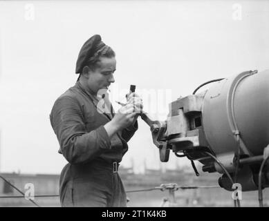 THE ROYAL NETHERLANDS NAVY DURING THE SECOND WORLD WAR - On board HNMS ...