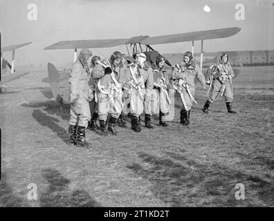 THE AIR TRANSPORT AUXILIARY, 1939-1945. - Pauline Gower (far left ...