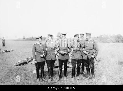 The Imperial German Army 1890 - 1913 Crown Prince Wilhelm (second from right) with officers of 2nd Company, 1 Guards Regiment which he commanded during the manoeuvres of 1904. Stock Photo