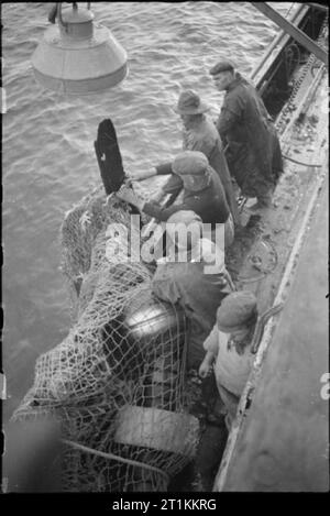 Grimsby Trawlers- Everyday Life With the Fishermen, Grimsby, Lincolnshire, England, UK, 1945. Stock Photo