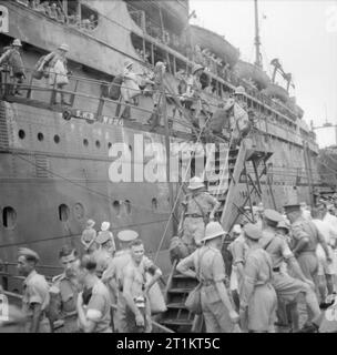 The British Army in Malaya 1941 British troop reinforcements come ashore at Singapore, November 1941. Stock Photo