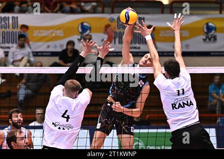 Jesi, Italy. 14th Oct, 2023. Spike of Matey Kaziski ( Allianz Milano ) during Semifinal - Allianz Milano vs Rana Verona, Volleyball Test Match in Jesi, Italy, October 14 2023 Credit: Independent Photo Agency/Alamy Live News Stock Photo