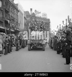 The British Army in North-west Europe 1944-45 Scenes of jubilation as British troops liberate Brussels, 4 September 1944. Stock Photo