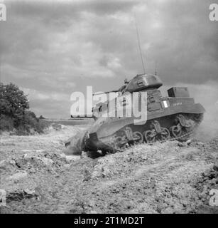 The British Army in the United Kingdom 1939-45 M3 Grant tank on test at the AFV Gunnery School at Lulworth in Dorset, 10 June 1942. Stock Photo