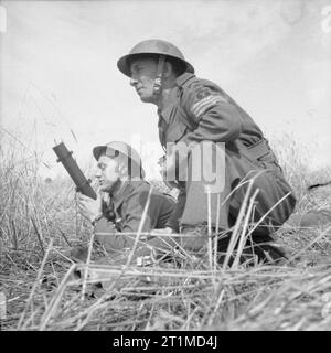 The British Army in the United Kingdom 1939-45 Infantry firing a 2-inch mortar, near Lewes, 22 August 1942. Stock Photo