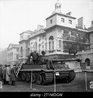 The British Army in the United Kingdom 1939-45 German Tiger I tank captured in Tunisia, on display at Horse Guards Parade in London, 18 November 1943. Stock Photo
