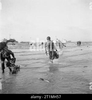 D-Day - British Troops landing - Queen Beach - Sword Area Stock Photo ...