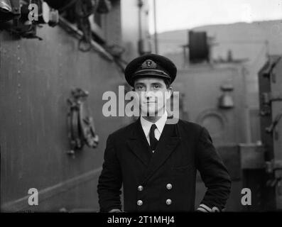 Portraits of Submarine Captains and First Lieutenants. 6 February 1943, Holy Loch. Lieutenant P L Langley-Smith, RN, 1st Lieutenant of HM SUBMARINE GRAPH. Stock Photo