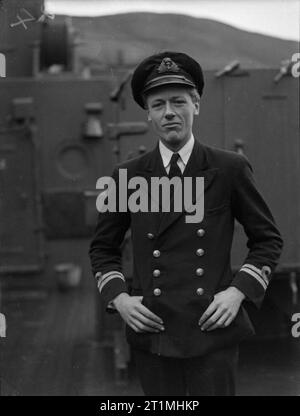 Portraits of Submarine Captains and Their First Lieutenants. 6 February 1943, Holy Loch. Lieut J H Worth, RN, First Lieutenant of HMS USURPER. Stock Photo