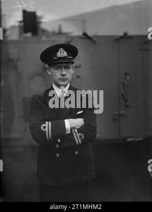 Portraits of Submarine Captains and First Lieutenants. 6 February 1943, Holy Loch. Lieutenant P B Marriott, DSO, RN, Captain of HM SUBMARINE GRAPH. Stock Photo