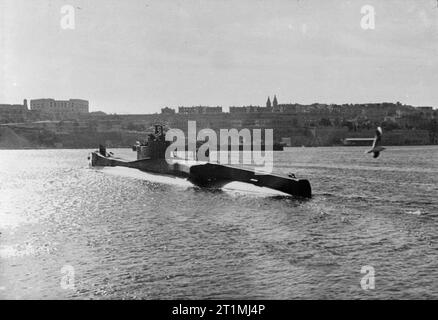 SUBMARINES AND SUBMARINE OFFICERS. 4 FEBRUARY 1943, MALTA. - Close-up ...