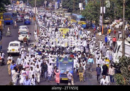 Kolkata, India. 14th Oct, 2023. Activists of of Jamait-E-Ulma Hind block the main streets to take part during a demonstration to protest against Israel attack on Gaza. on October 14, 2023 in Kolkata.India. (Credit Image: © Saikat Paul/eyepix via ZUMA Press Wire) EDITORIAL USAGE ONLY! Not for Commercial USAGE! Stock Photo