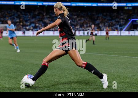 Sydney, Australia. 14th Oct, 2023. Sophie Harding of the Wanderers controls the ball during the Liberty A-League Rd1 between Sydney FC and Western Sydney Wanderers at Allianz Stadium on October 14, 2023 in Sydney, Australia Credit: IOIO IMAGES/Alamy Live News Stock Photo