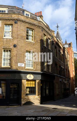 The Rookery, Boutique Hotel, 12 Peters Lane, Cowcross Street, Clerkenwell, London, UK.  22 Oct 2022 Stock Photo