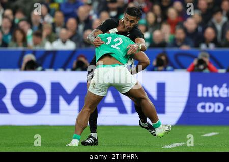 Paris, France. 15th Oct, 2023. BUNDEE AKI of Team Ireland (12) goes forward in the Quarterfinal between Ireland and New Zealand of the Rugby World Cup 2023 in France ( Credit: Mickael Chavet/Alamy Live News Stock Photo