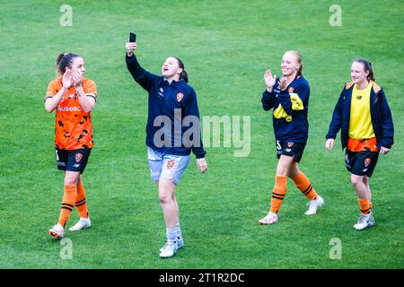 Melbourne, Victoria, Australia. 15th Oct, 2023. MELBOURNE, AUSTRALIA - OCTOBER 15: Brisbane Roar players celebrate beating Melbourne Victory at La Trobe University Sports Fields on October 15, 2023 in Melbourne, Australia (Credit Image: © Chris Putnam/ZUMA Press Wire) EDITORIAL USAGE ONLY! Not for Commercial USAGE! Stock Photo