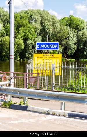 Kolomna, Russia - July 17, 2023: Rules for crossing the floating bridge over the Moscow River in Kolomna. Text in russian: riv. Moscow, Rules for cros Stock Photo