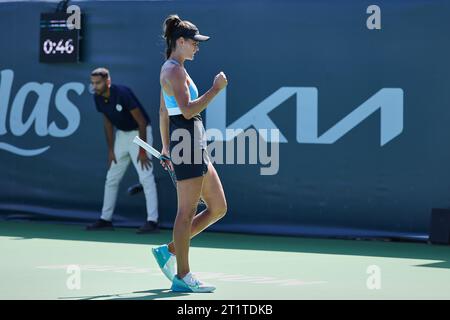 Monastir, Monastir, Tunisia. 15th Oct, 2023. Chloe Paquet (FRA) in action during the JASMIN OPEN MONASTIR - Monastir - Womens Tennis, WTA250 (Credit Image: © Mathias Schulz/ZUMA Press Wire) EDITORIAL USAGE ONLY! Not for Commercial USAGE! Credit: ZUMA Press, Inc./Alamy Live News Stock Photo