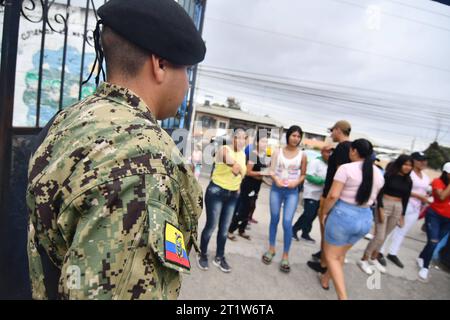 MANTA ELECCIONES SEGUNDA VUELTA Manta, 15 de octubre del 2023. Ambiente electoral mientras se lleva a cabo la segunda vuelta de las Elecciones Anticipadas 2023. Chone Manabi Ecuador POL-MANTAELECCIONESSEGUNDAVUELTA-a4691542bf009bfb8720ebe48d02479d *** MANTA ELECTIONS SECOND ROUND ELECTIONS Manta, October 15, 2023 Electoral environment while the second round of the Early Elections 2023 Chone Manabi Ecuador POL MANTAELECCIONESSEGUNDAVUELTA a4691542bf009bfb8720ebe48d02479d Copyright: xArielxOchoax Credit: Imago/Alamy Live News Stock Photo