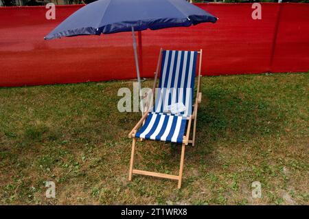 Chairs Or Armchairs For Sitting And Relaxing In The Garden Chairs For Sitting In The Garden Credit: Imago/Alamy Live News Stock Photo