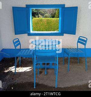 Chairs Or Armchairs For Sitting And Relaxing In The Garden Chairs For Sitting In The Garden Credit: Imago/Alamy Live News Stock Photo