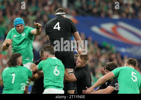 New Zealand's Brodie Retallick catches the ball in a line-out during the 2023 Rugby World Cup Quarter-finals match between Ireland and New Zealand at the Stade de France in Saint-Denis, France on October 14, 2023. Credit: FAR EAST PRESS/AFLO/Alamy Live News Stock Photo