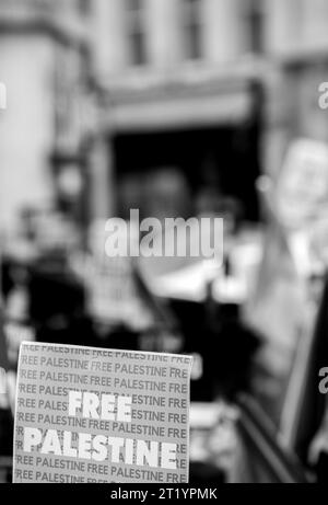 Free Palestine protest sign during the Pro-Palestine protest in London . Stock Photo