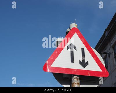 Warning signs, two way traffic traffic sign Stock Photo