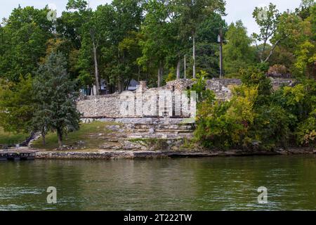 Former home of Johnny Cash on Old Hickory Lake, Cumberland RIver, Hendersonville, Tennessee. The house was burnt to the ground in 2007. Stock Photo