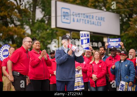 President Joe Biden addresses UAW members walking a picket line at the GM Willow Run Distribution Center, Tuesday, September 26, 2023, in Belleville, Michigan. Stock Photo