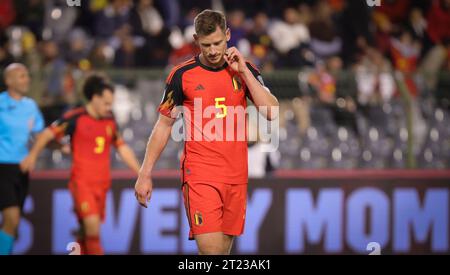 Brussels, Belgium. 16th Oct, 2023. Belgium's Jan Vertonghen looks dejected during a soccer game between Belgian national soccer team Red Devils and Sweden, Sunday 15 October 2023 in Brussels, match 7/8 in Group F of the Euro 2024 qualifications. BELGA PHOTO VIRGINIE LEFOUR Credit: Belga News Agency/Alamy Live News Stock Photo