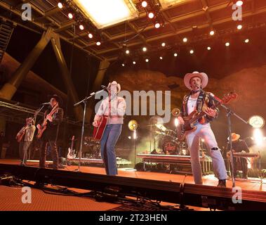 October 14, 2023, Morrison, Colorado, USA: MIDLAND performs to a sold out crowd tonight at Red Rocks Amphitheater in Morrison, CO. (Credit Image: © Hector Acevedo/ZUMA Press Wire) EDITORIAL USAGE ONLY! Not for Commercial USAGE! Stock Photo