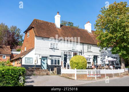 The Rose & Crown Pub, Fletching Street, Mayfield, East Sussex, England, United Kingdom Stock Photo