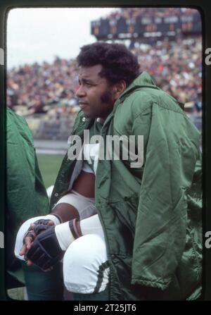 A 1978 photo of New York Jets left tackle Winston Hill, He played in both the AFL and the NFL and was tasked with protecting Joe Namath's blind side. At Shea Stadium in Flushing, 1978. Stock Photo